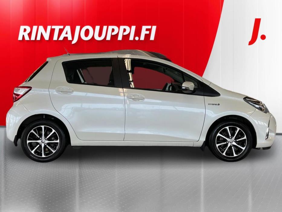 TOYOTA Yaris 2018