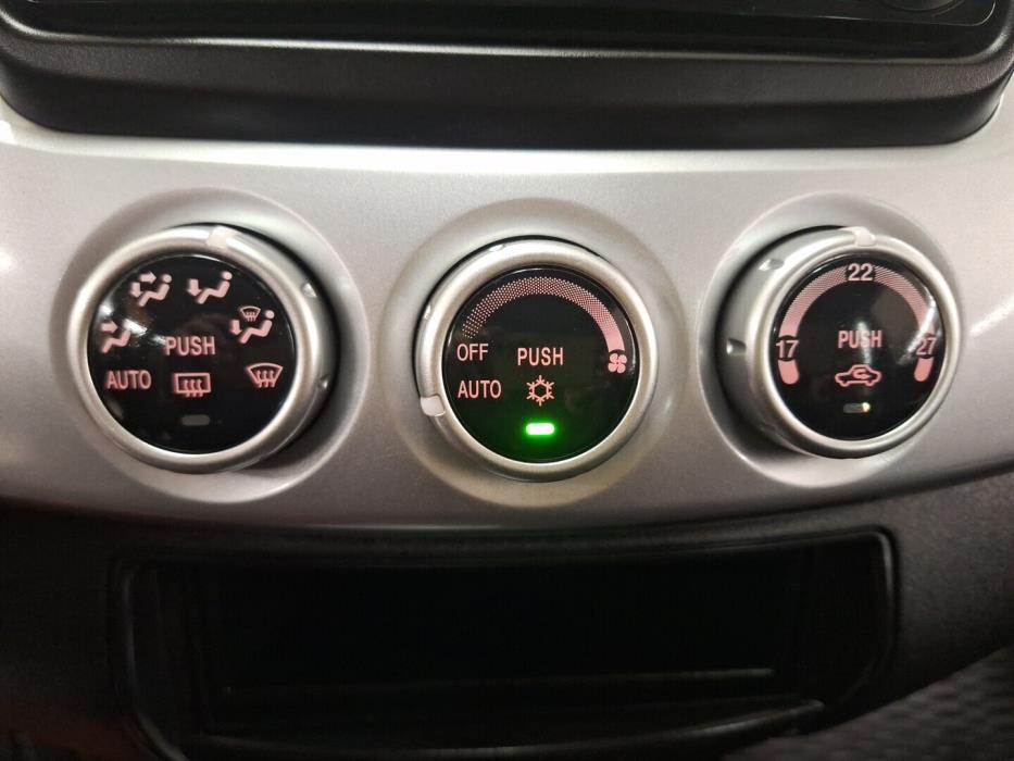 MITSUBISHI L200 2014