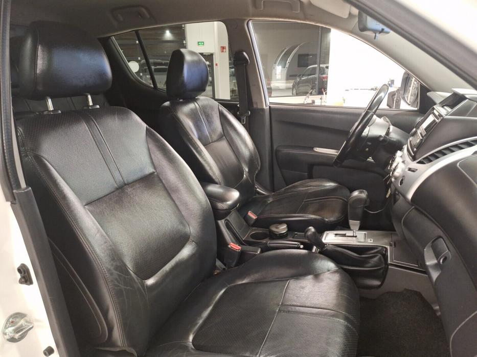 MITSUBISHI L200 2014