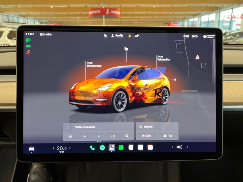 TESLA Model Y 2023