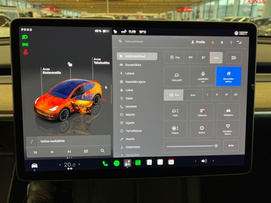 TESLA Model Y 2023