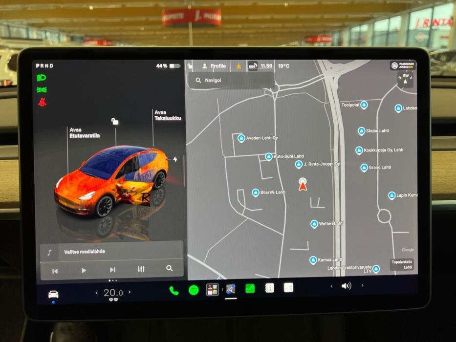 TESLA Model Y 2023