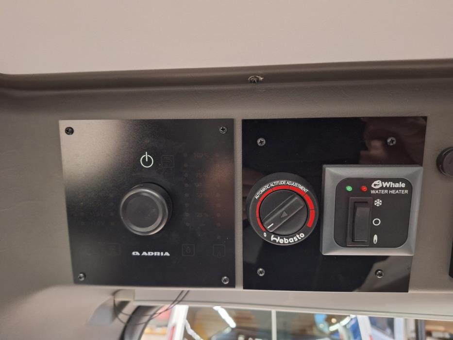 ADRIA TWIN 640 SGX 2021