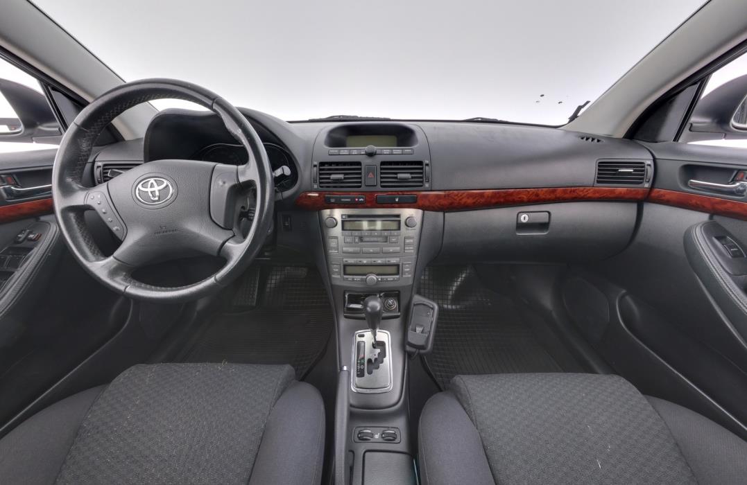 TOYOTA Avensis 2004