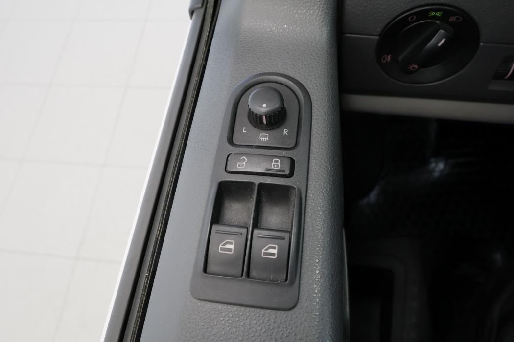 VOLKSWAGEN Transporter 2011