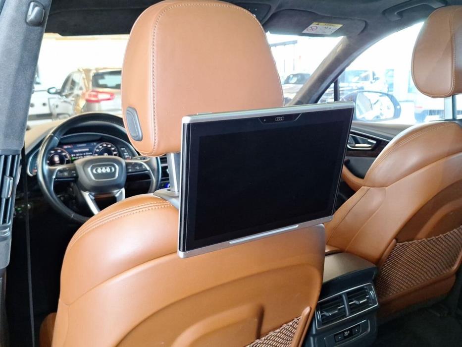 AUDI Q7 2016