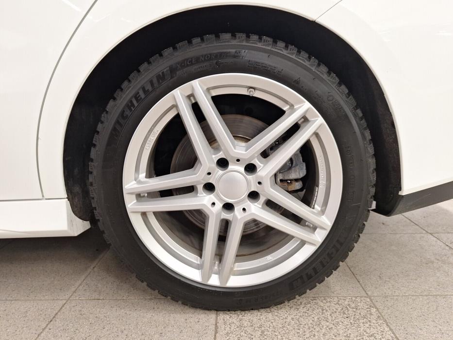 MERCEDES-BENZ CLA 2021