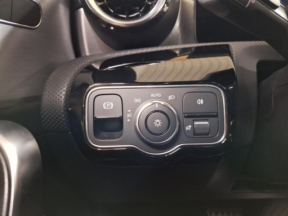 MERCEDES-BENZ CLA 2021