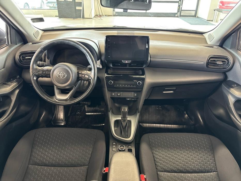 TOYOTA Yaris Cross 2025