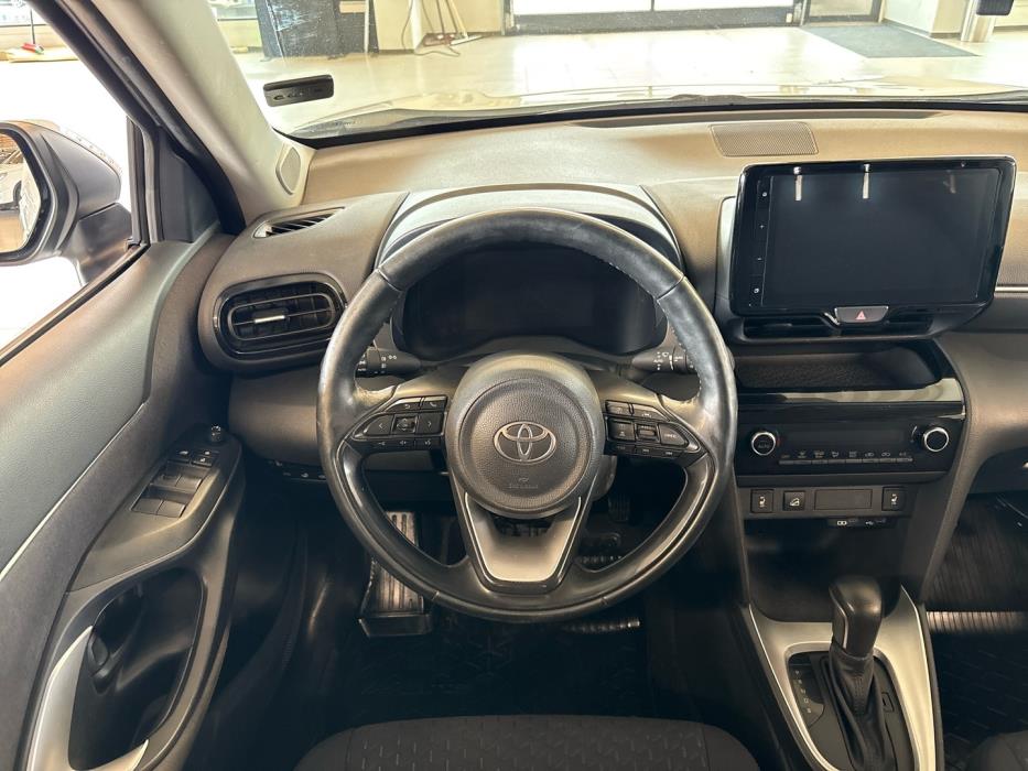 TOYOTA Yaris Cross 2025