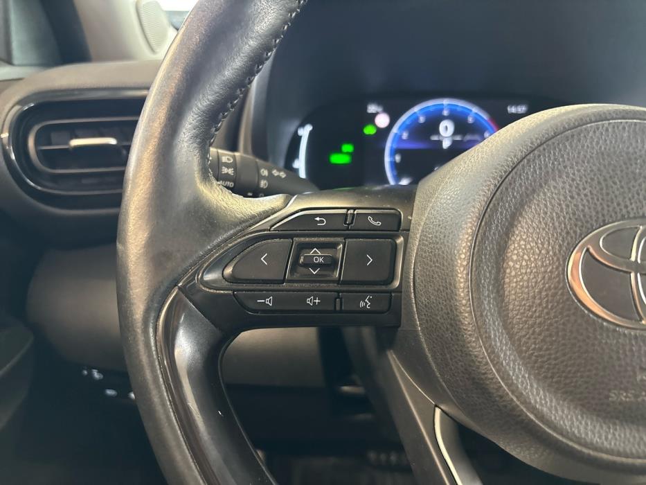 TOYOTA Yaris Cross 2025