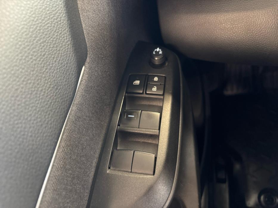 TOYOTA Yaris Cross 2025