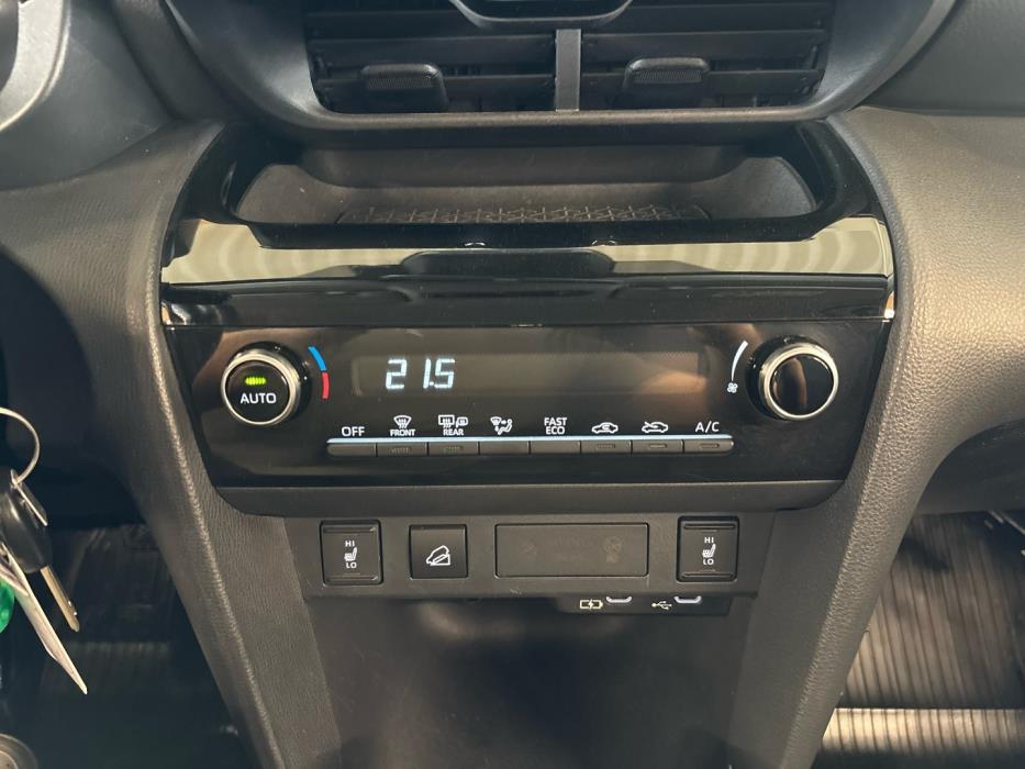 TOYOTA Yaris Cross 2025