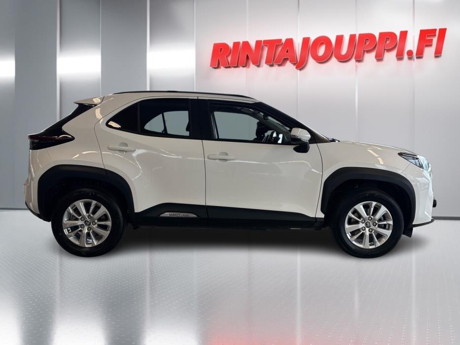 TOYOTA Yaris Cross 2025
