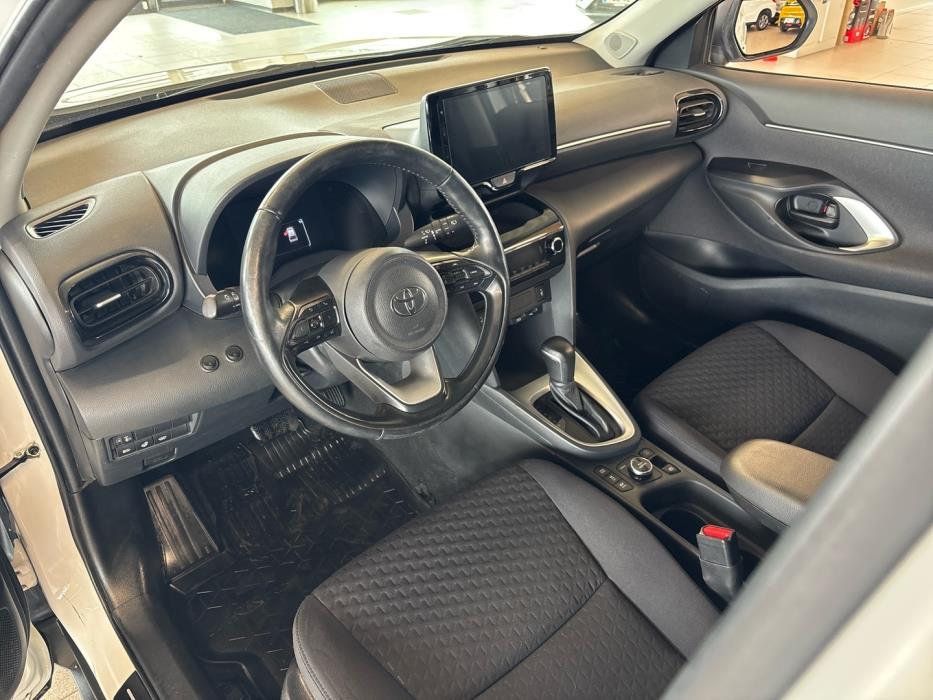 TOYOTA Yaris Cross 2025