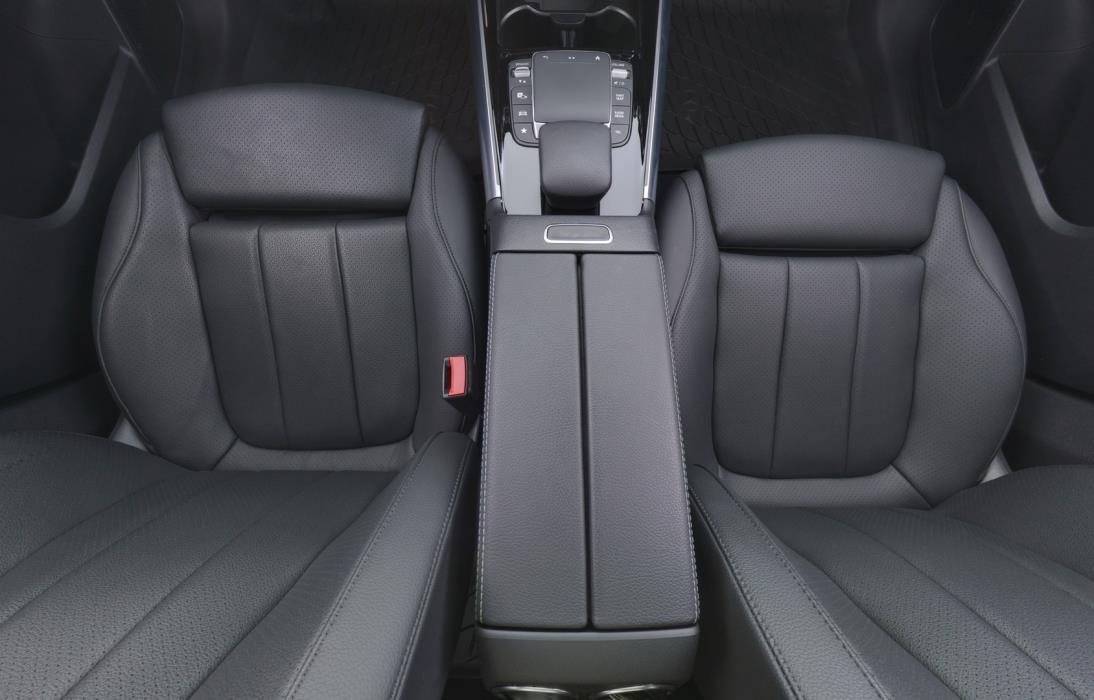 MERCEDES-BENZ EQA 2022