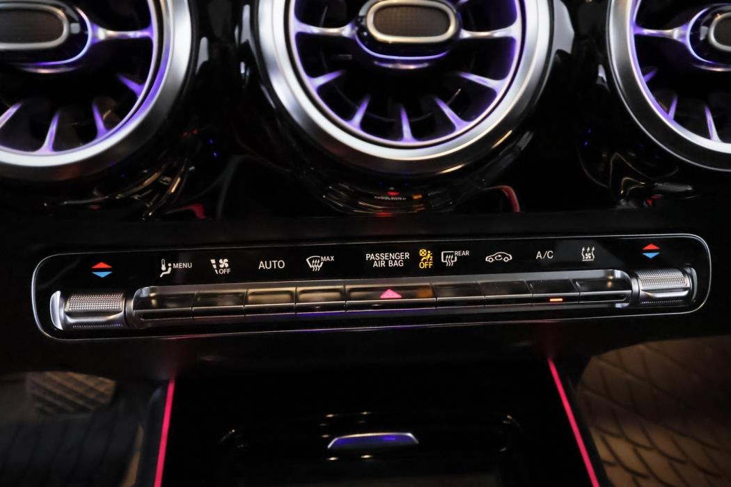 MERCEDES-BENZ EQA 2022