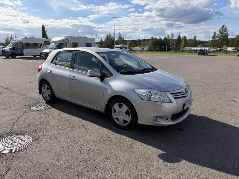 TOYOTA Auris 2010