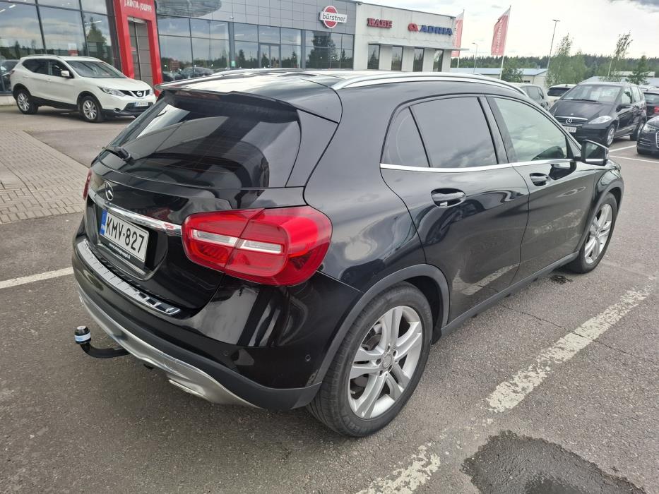 MERCEDES-BENZ GLA 2014