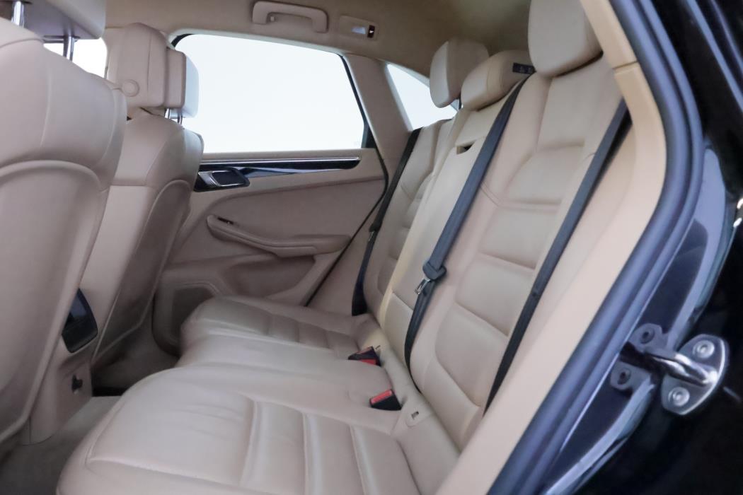 PORSCHE Macan 2015