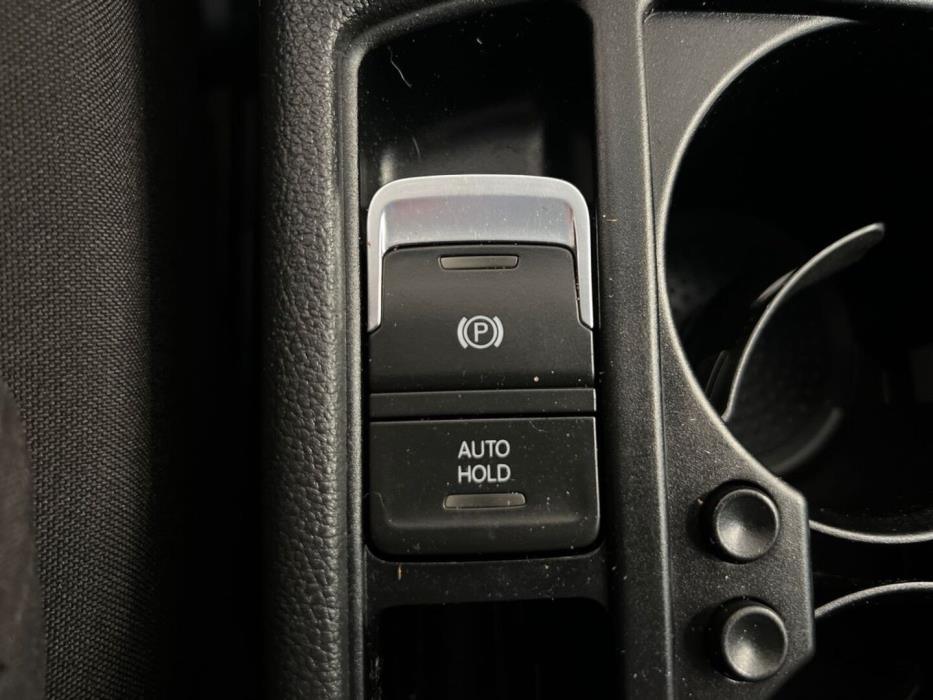 VOLKSWAGEN Touran 2016