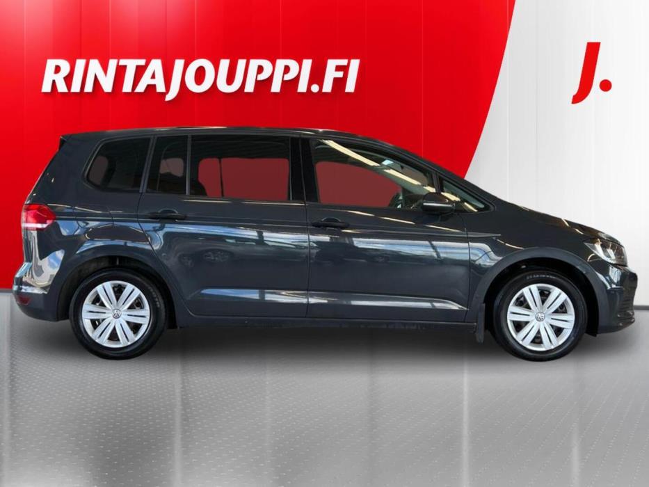 VOLKSWAGEN Touran 2016