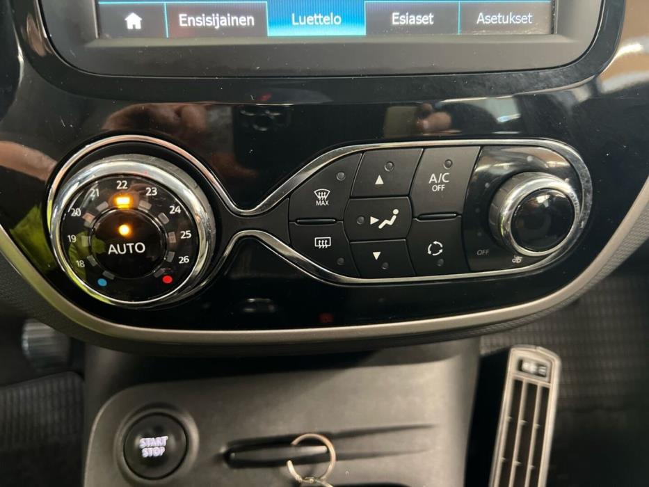RENAULT Captur 2016