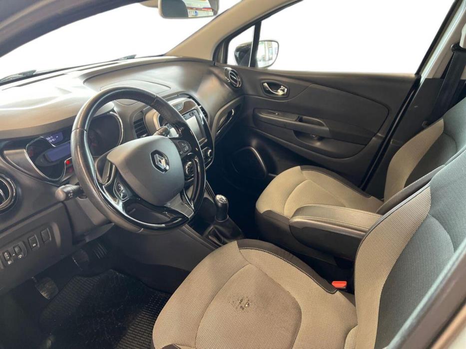 RENAULT Captur 2016