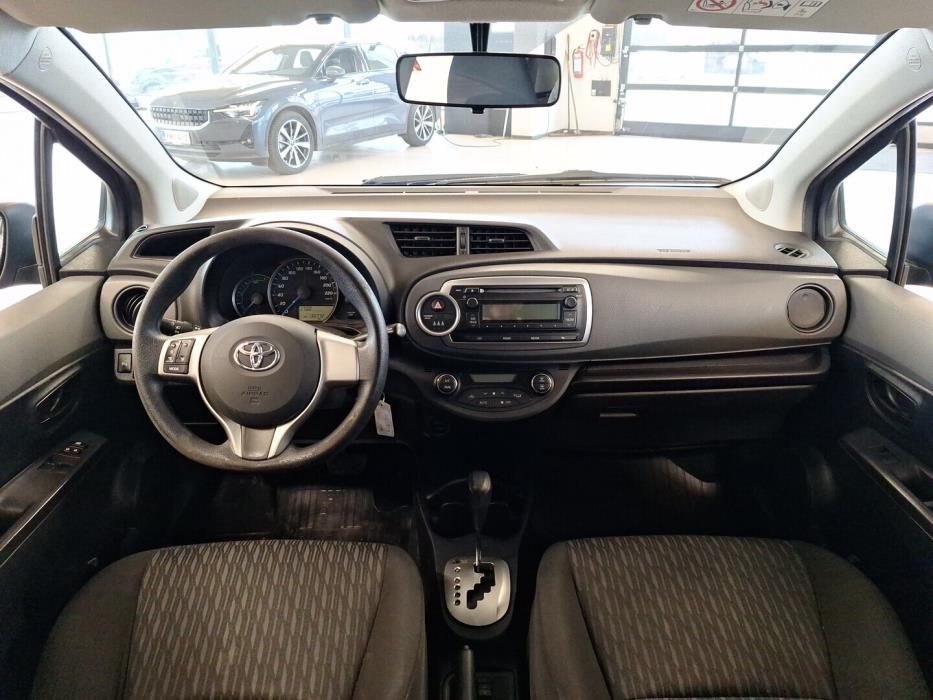 TOYOTA Yaris 2013