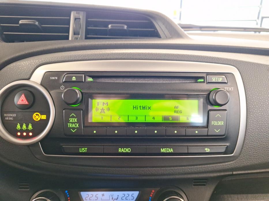 TOYOTA Yaris 2013