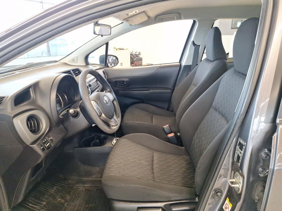 TOYOTA Yaris 2013