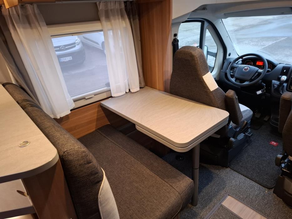 WEINSBERG Caraloft 700 2020