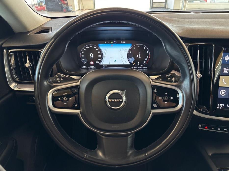VOLVO V60 2021