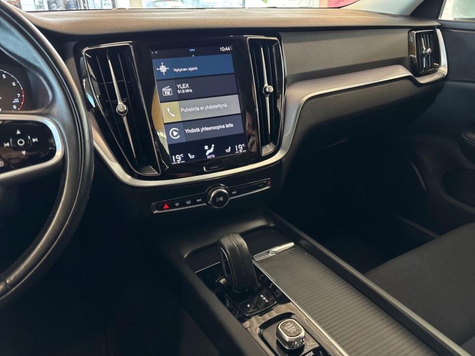 VOLVO V60 2021