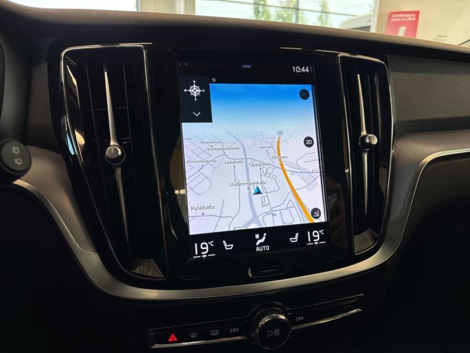 VOLVO V60 2021