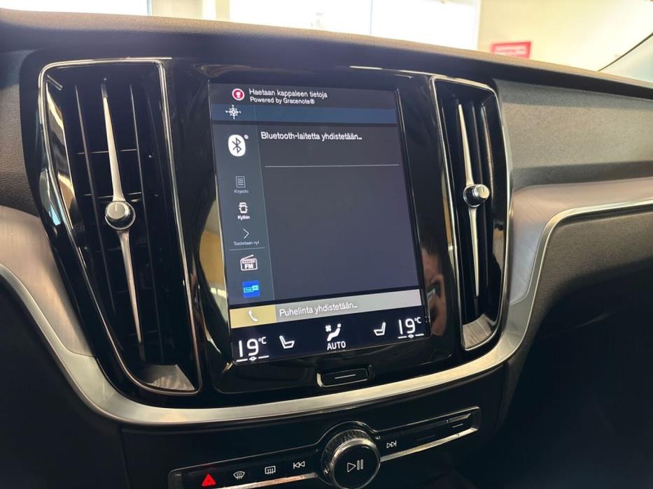 VOLVO V60 2021