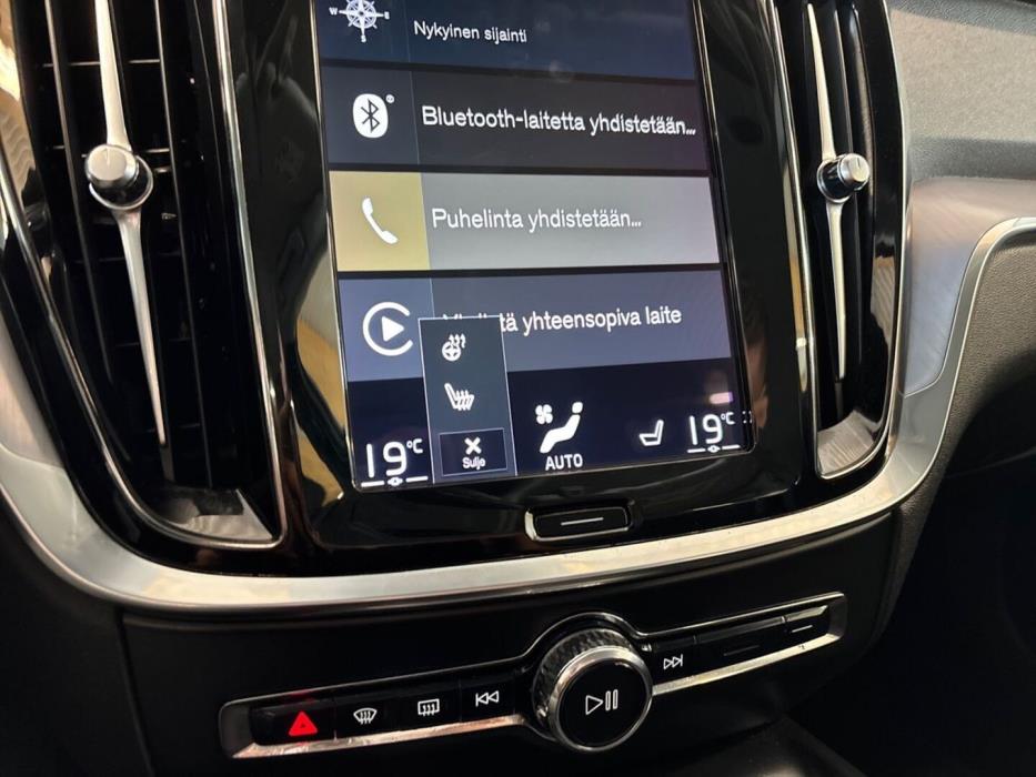 VOLVO V60 2021