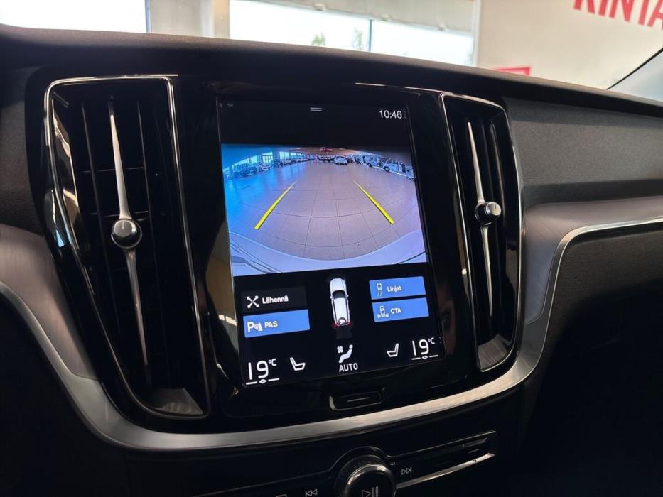 VOLVO V60 2021