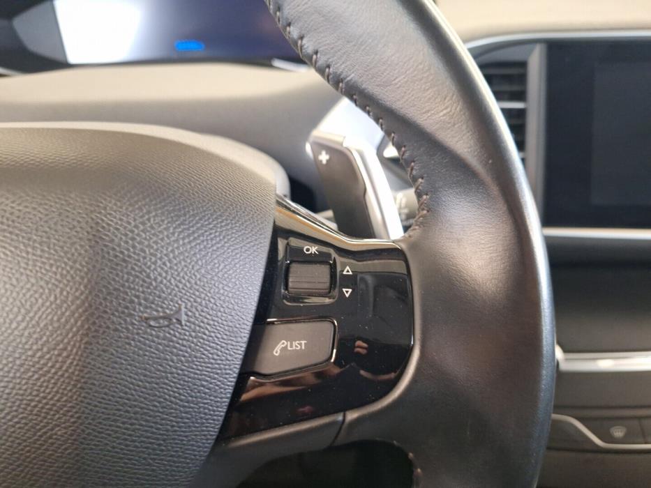 PEUGEOT 308 2021