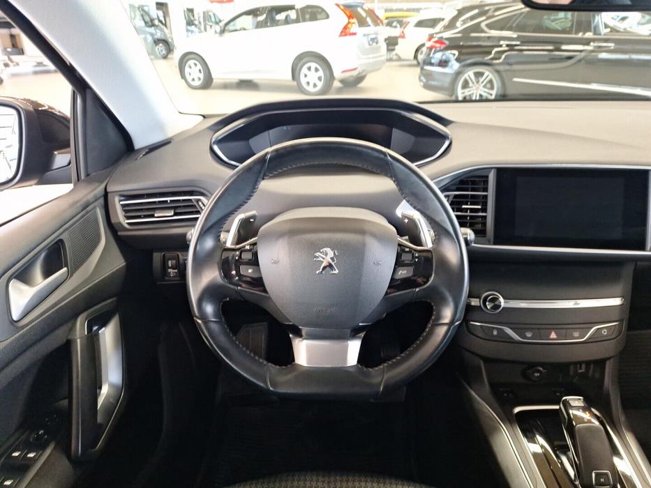 PEUGEOT 308 2021