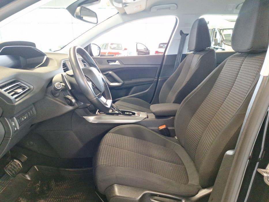 PEUGEOT 308 2021
