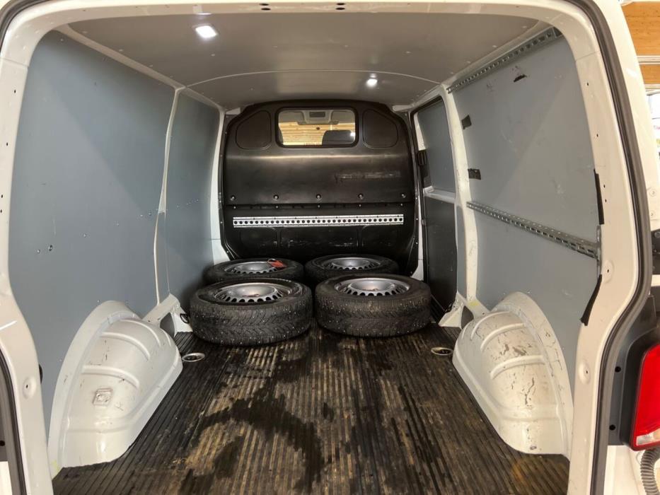 VOLKSWAGEN Transporter 2021