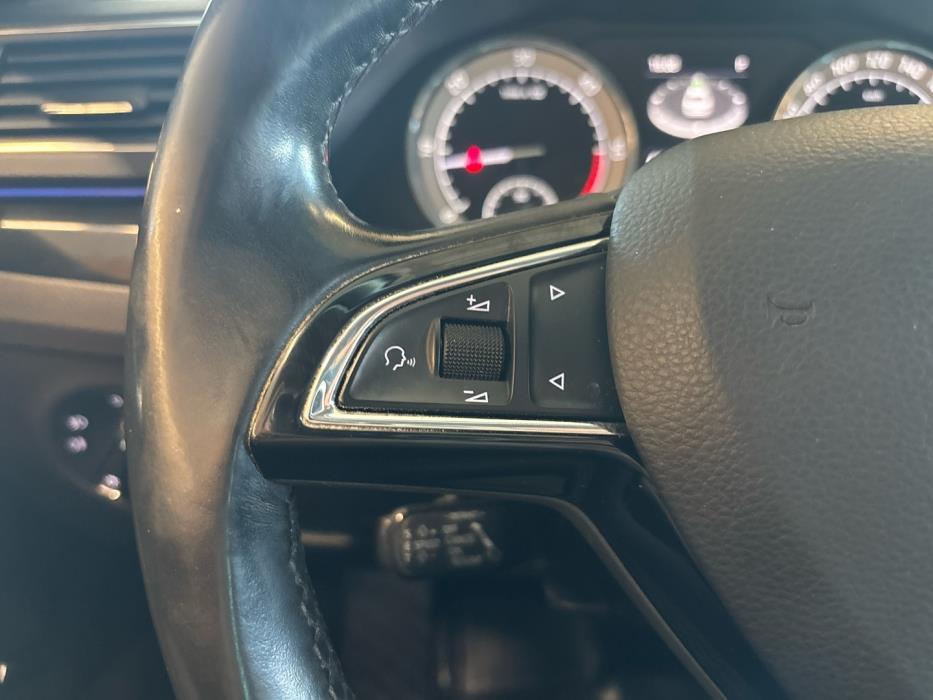 SKODA Superb 2016