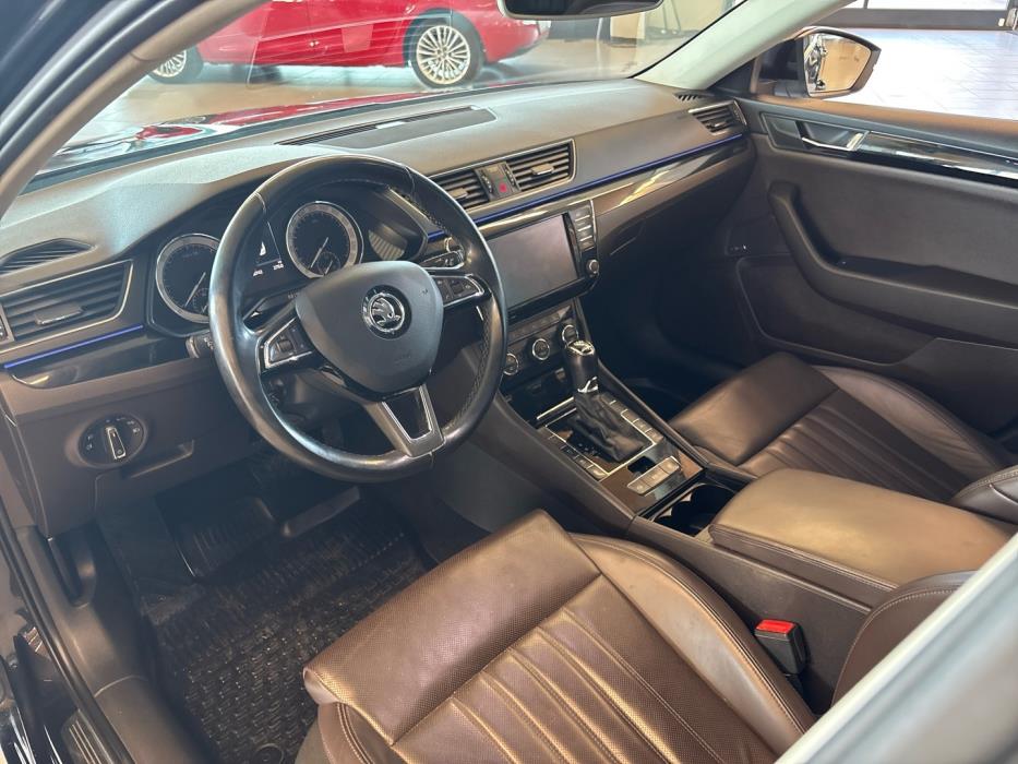 SKODA Superb 2016