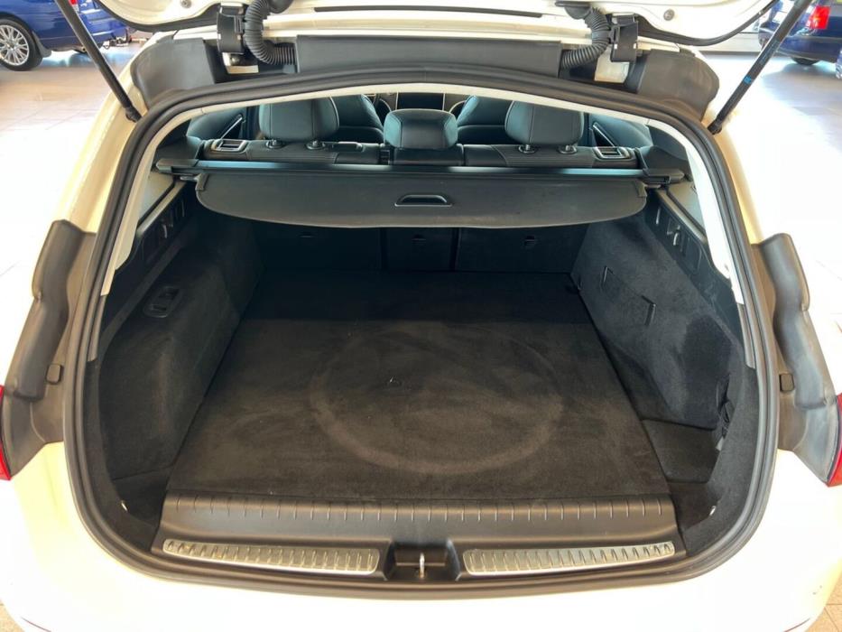 MERCEDES-BENZ C 2023