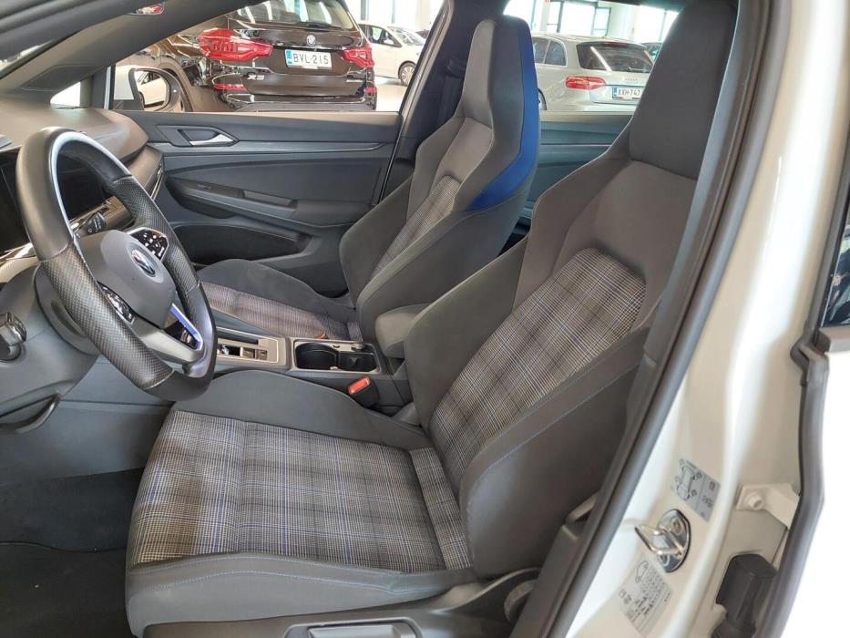 VOLKSWAGEN Golf 2021