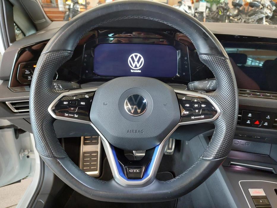 VOLKSWAGEN Golf 2021