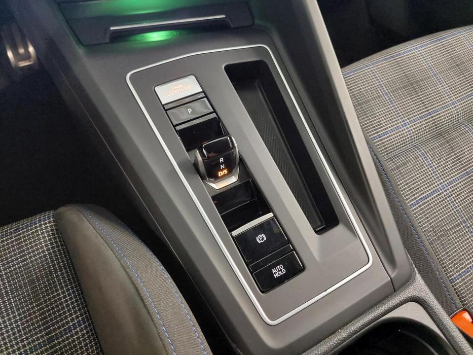 VOLKSWAGEN Golf 2021