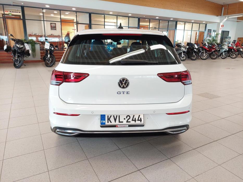 VOLKSWAGEN Golf 2021