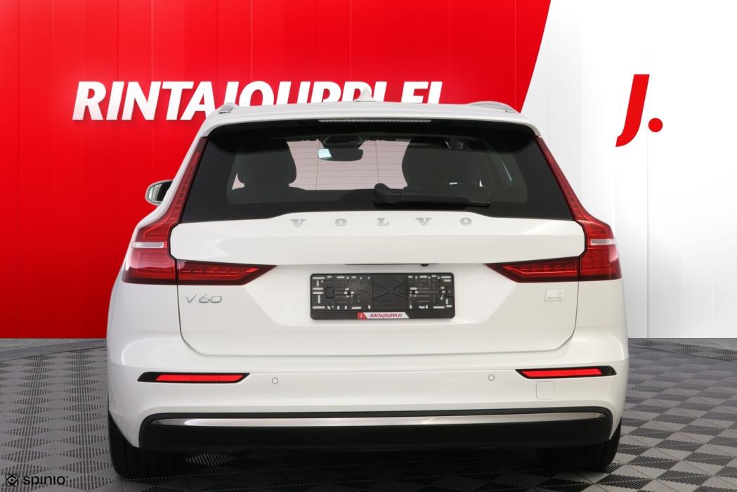 VOLVO V60 2023